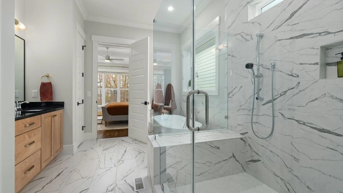 How to Make a Small Bathroom Look Bigger Without Renovating