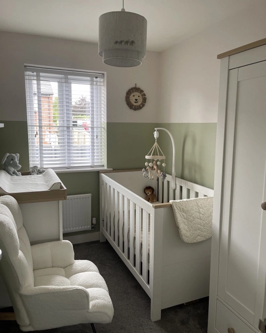 Two Tone Walls to Elongate the Room