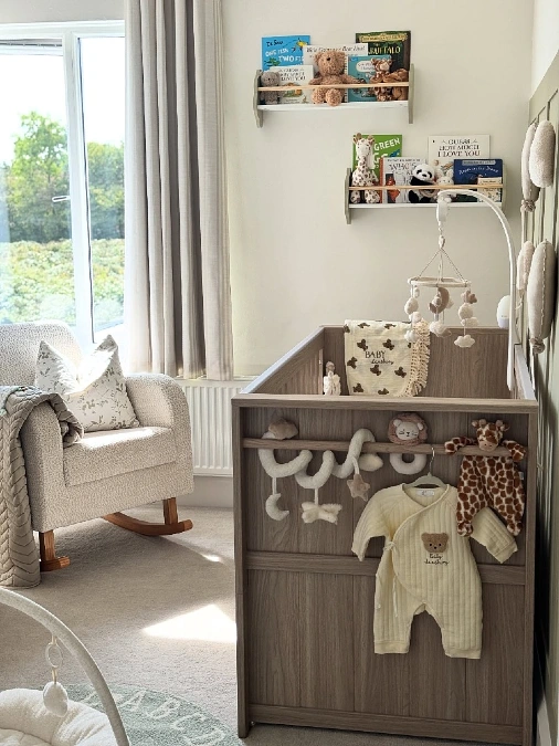 Built In Crib Rails for Easy Access Storage