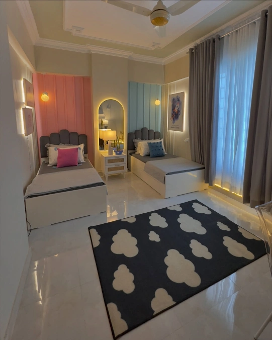 Color Zoned Twin Beds With Shared Center Table
