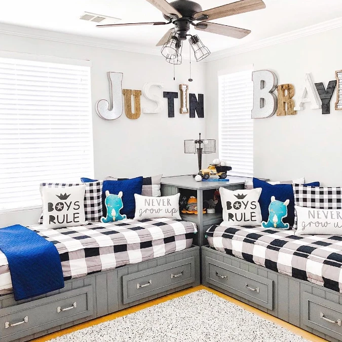 L Shaped Twin Beds With Shared Corner Storage