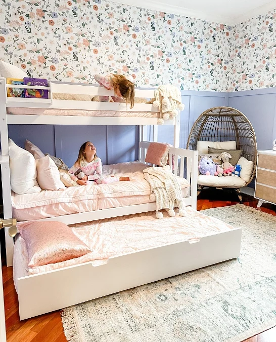 White Bunk Bed with Pull Out Trundle