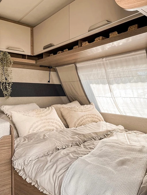 Neutral Textures and Overhead Storage