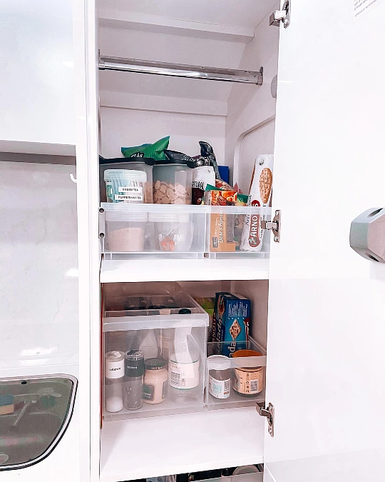 Clear Bin Pantry Zones