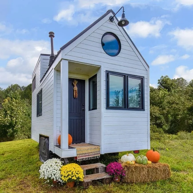 Autumn Farmhouse Tiny House Exterior