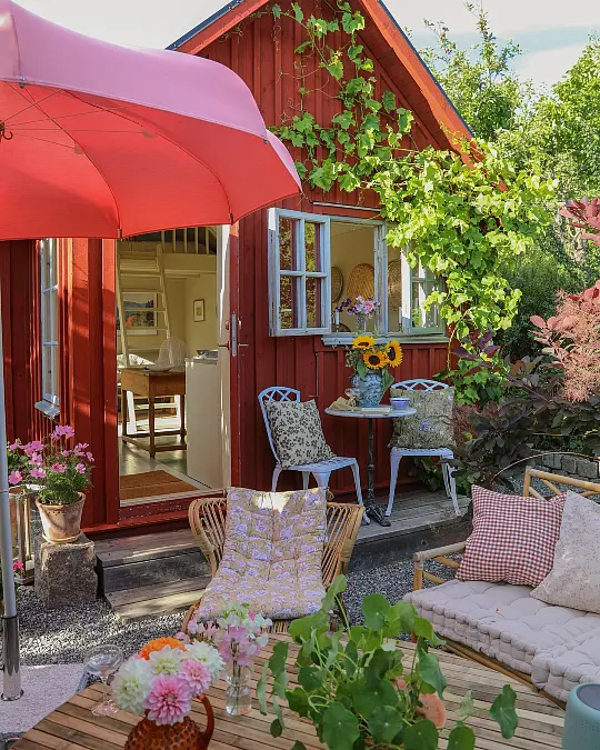 Red Cottage Garden Patio