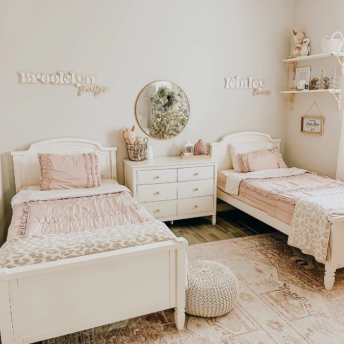 Corner Bed Layout with Name Signs